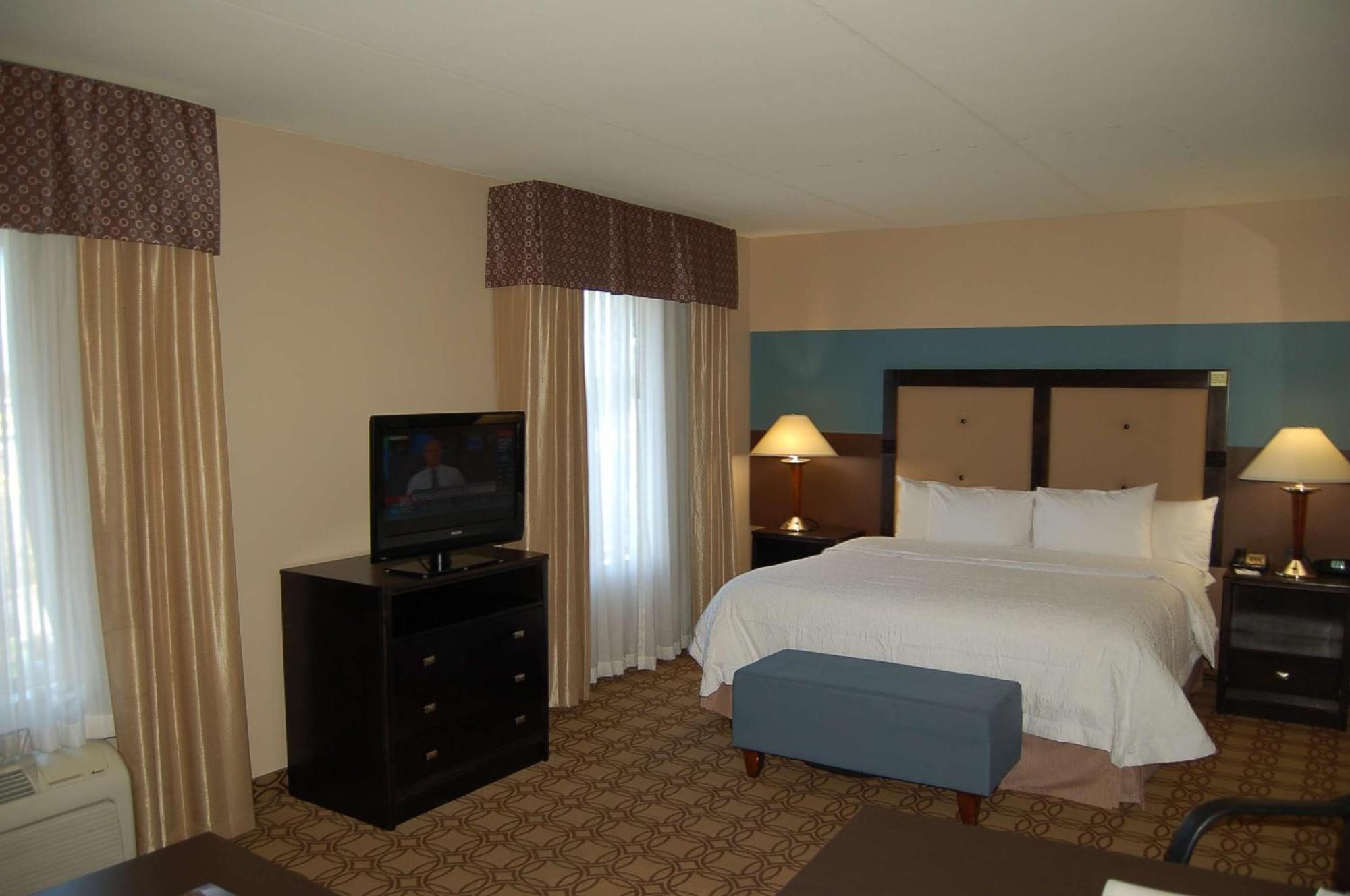 Hampton Inn & Suites Charlotte-Airport Exterior foto