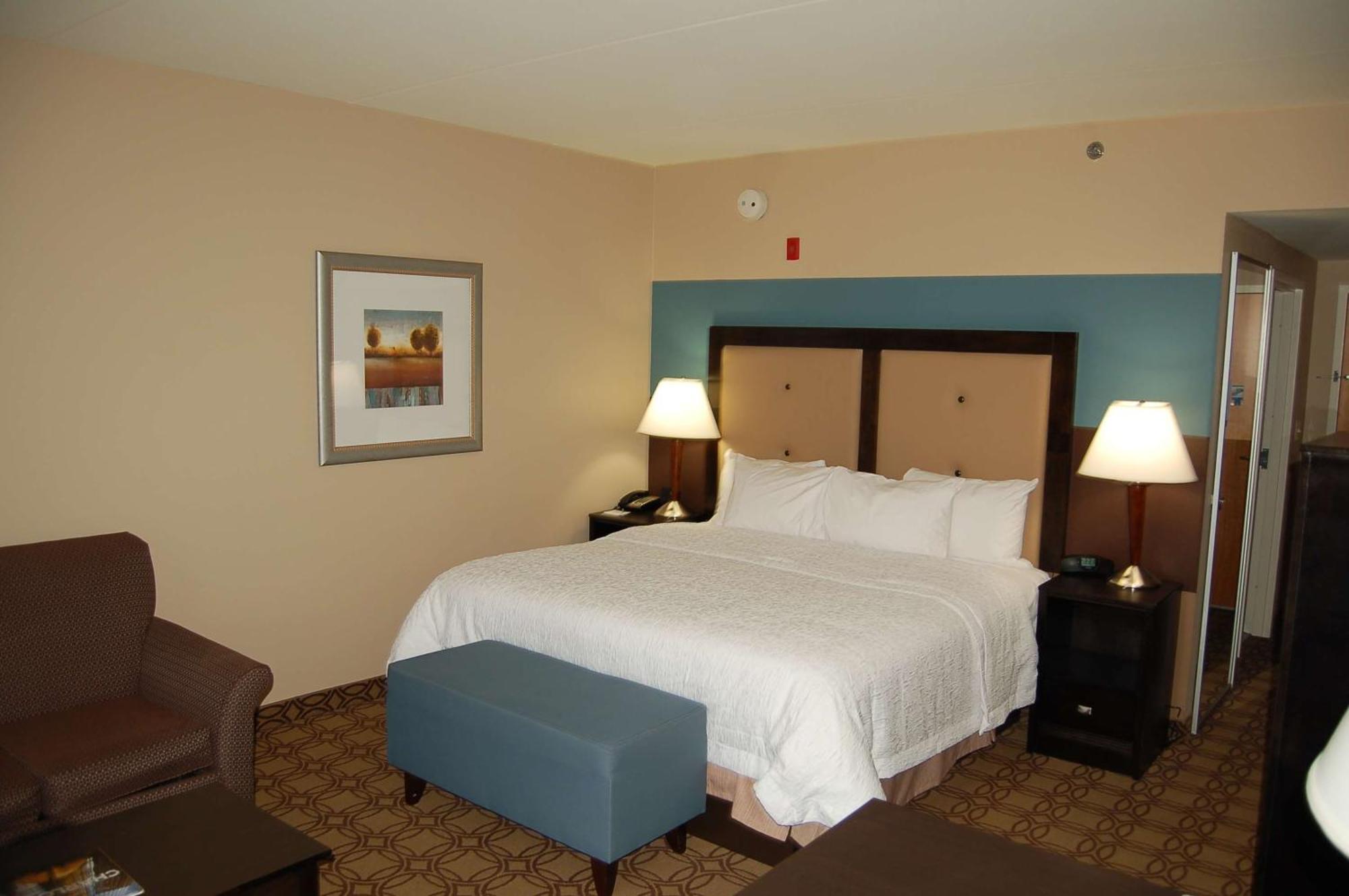 Hampton Inn & Suites Charlotte-Airport Exterior foto