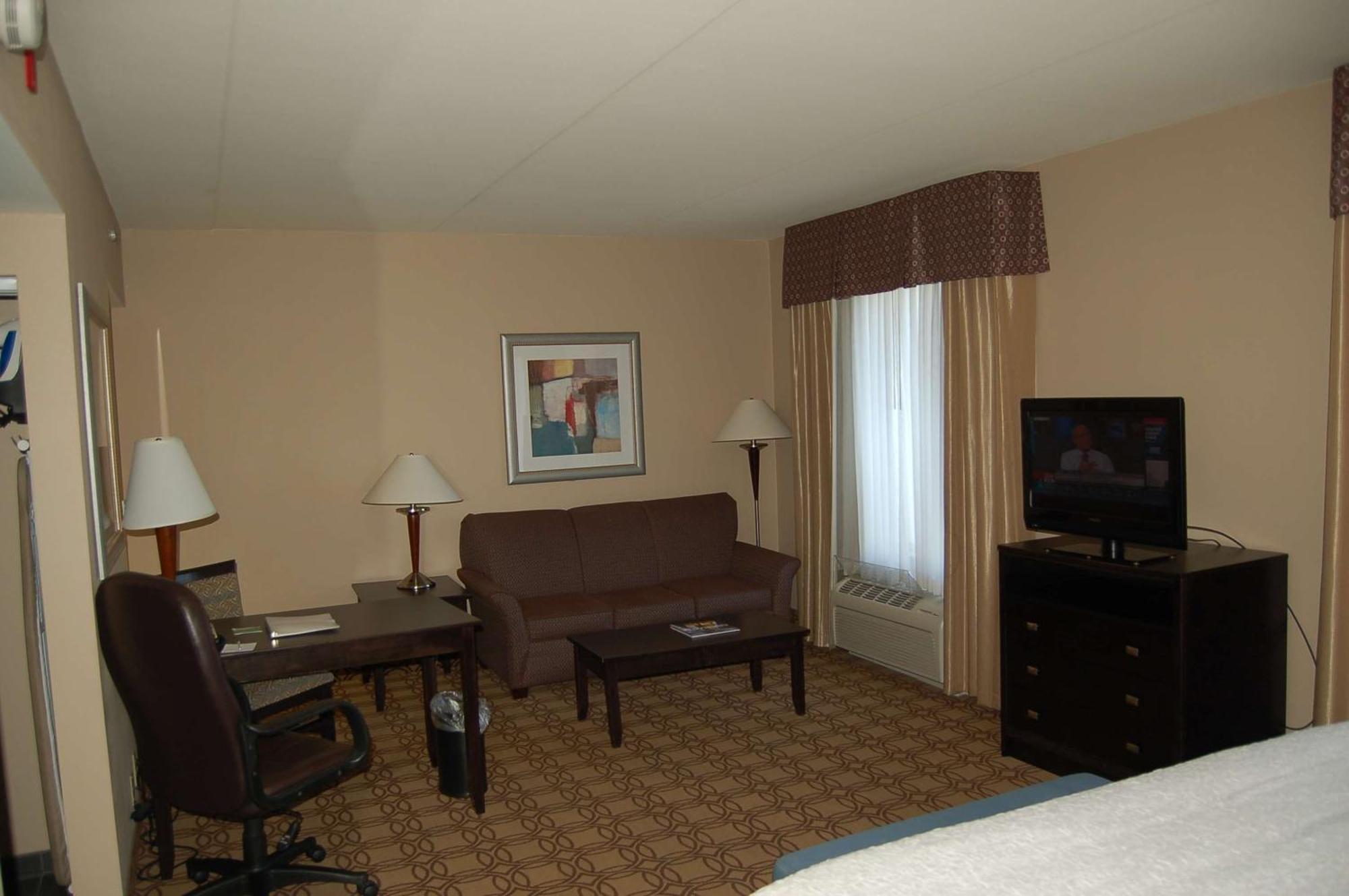 Hampton Inn & Suites Charlotte-Airport Exterior foto