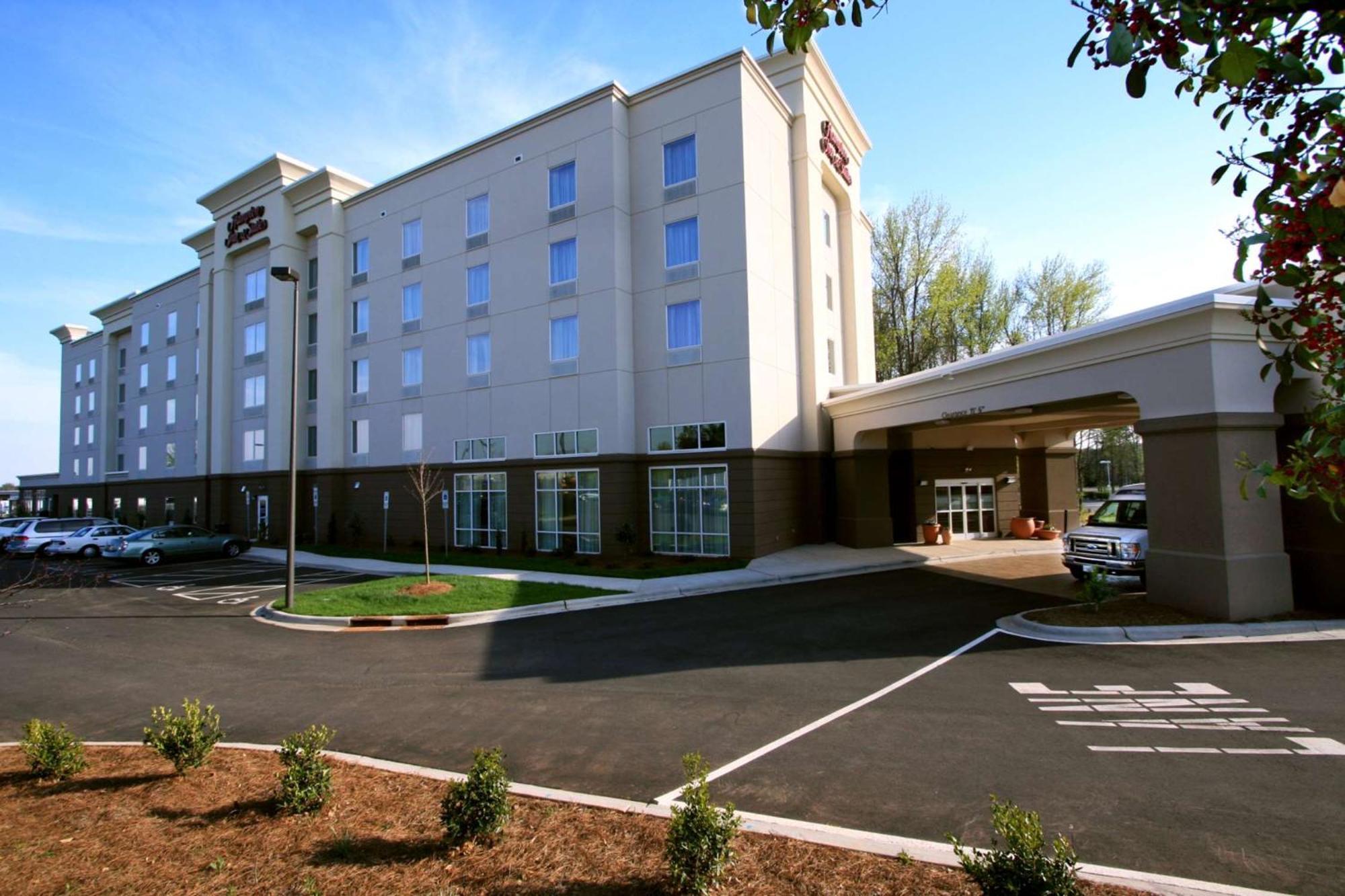 Hampton Inn & Suites Charlotte-Airport Exterior foto