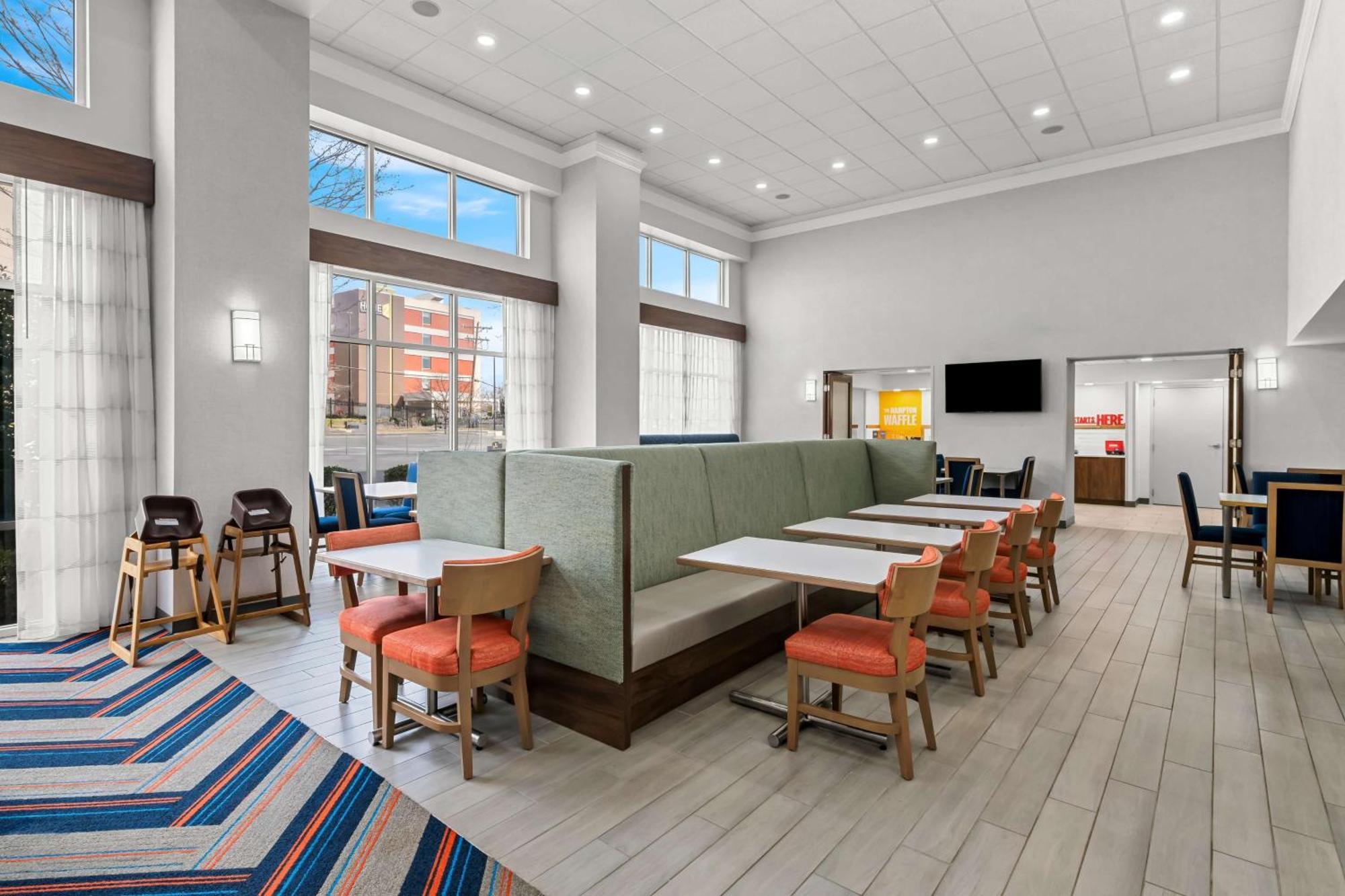 Hampton Inn & Suites Charlotte-Airport Exterior foto