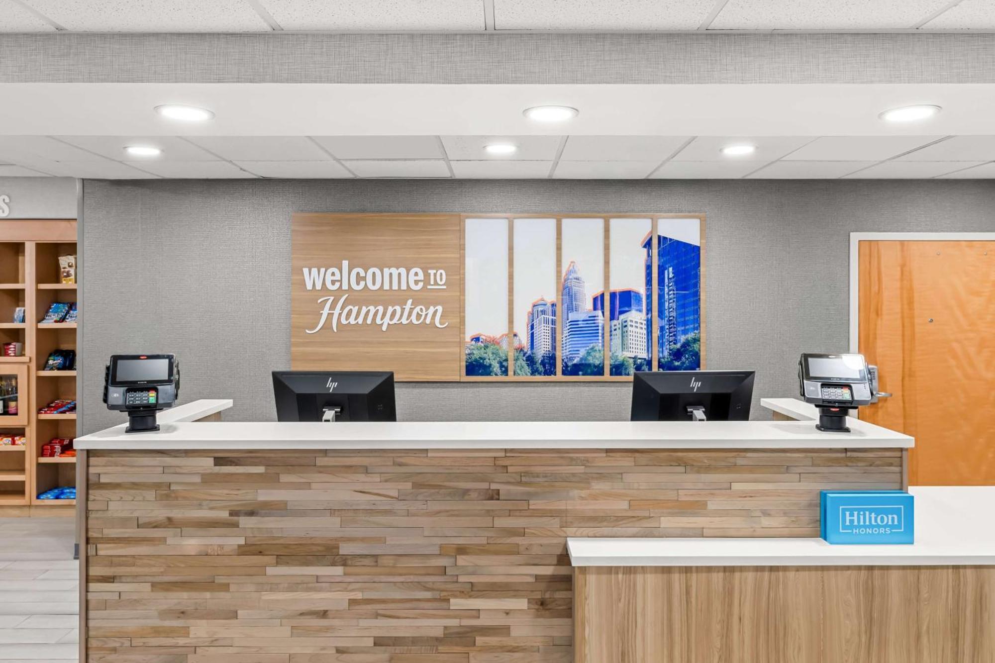 Hampton Inn & Suites Charlotte-Airport Exterior foto