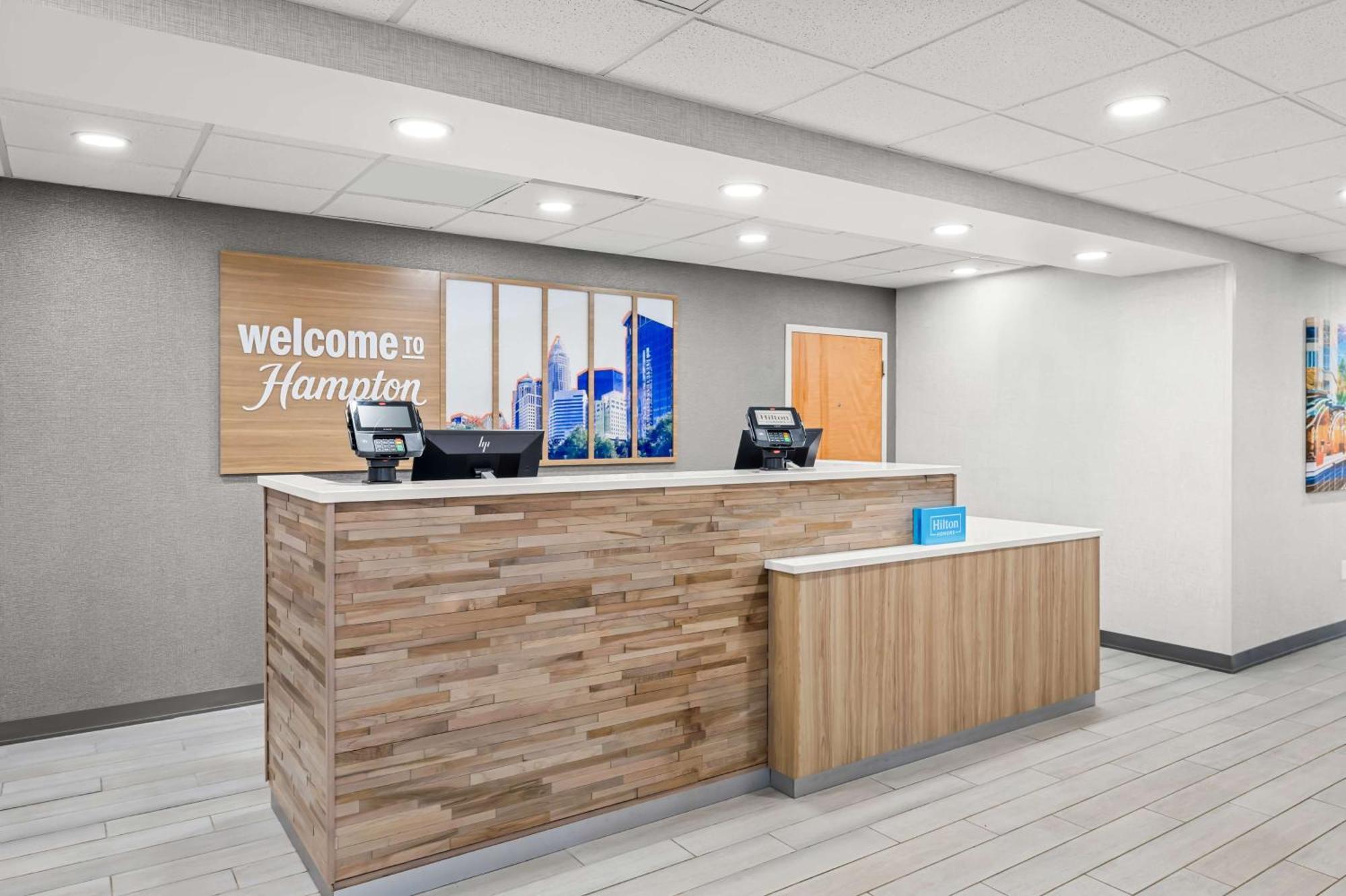 Hampton Inn & Suites Charlotte-Airport Exterior foto