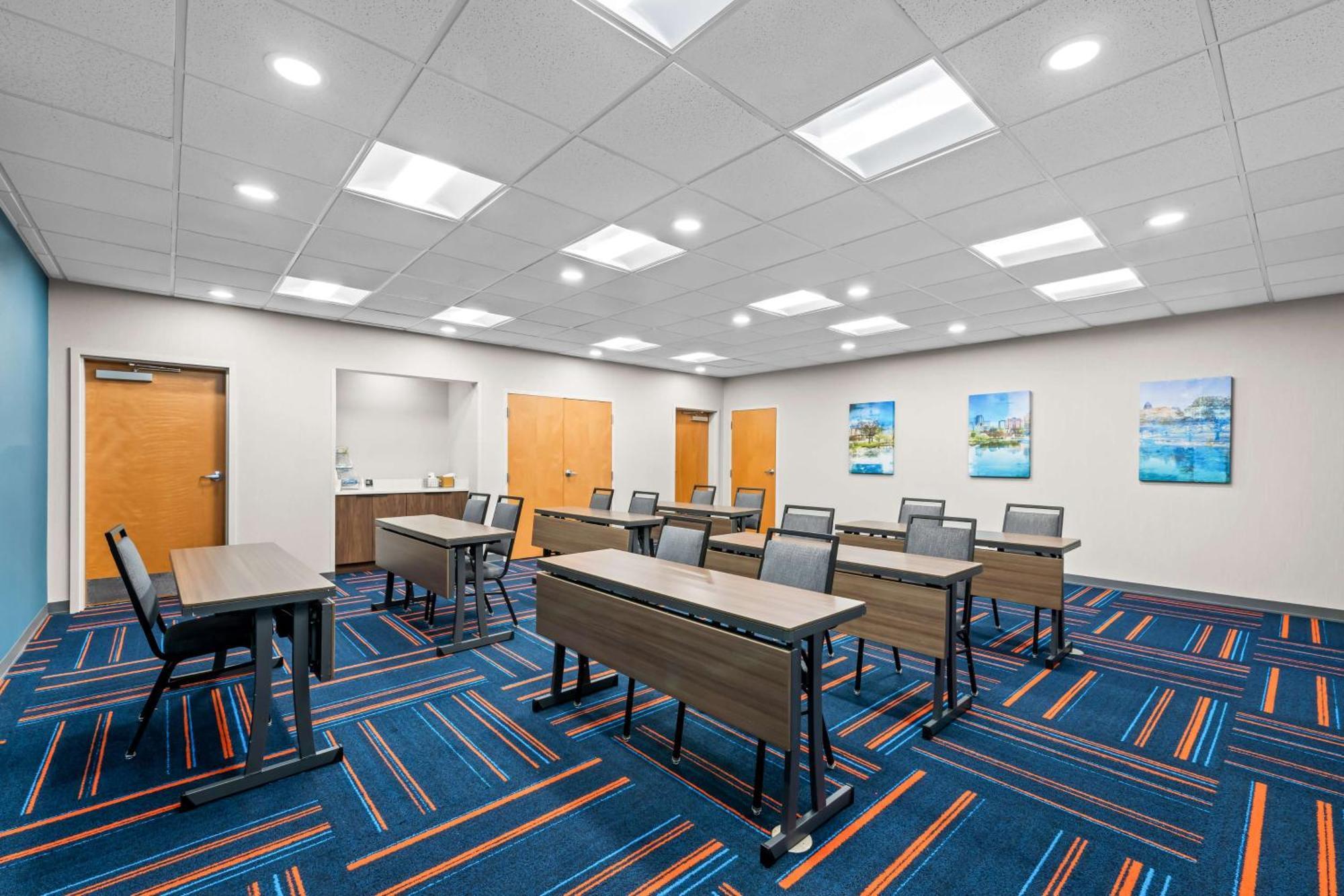 Hampton Inn & Suites Charlotte-Airport Exterior foto