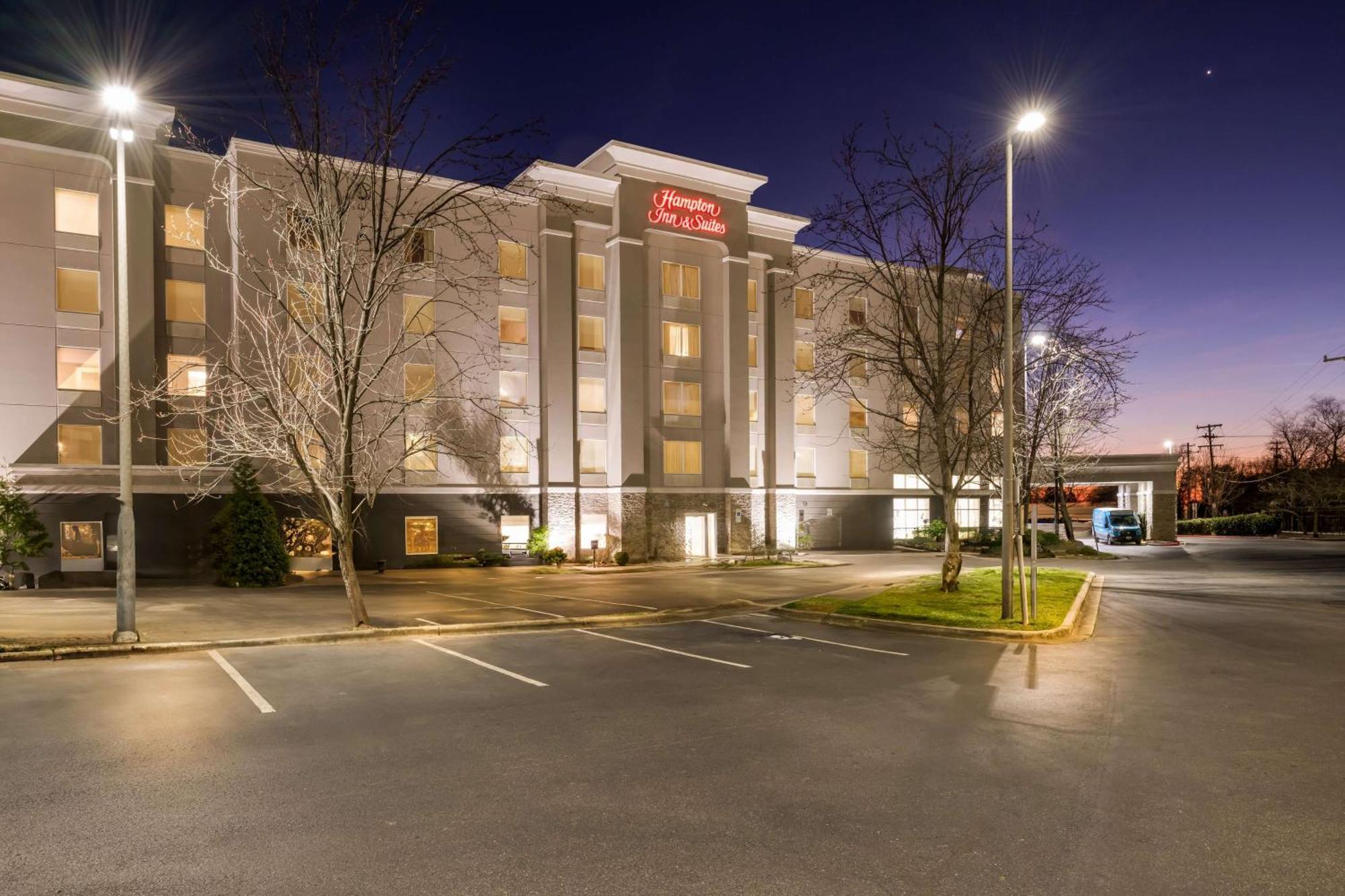 Hampton Inn & Suites Charlotte-Airport Exterior foto