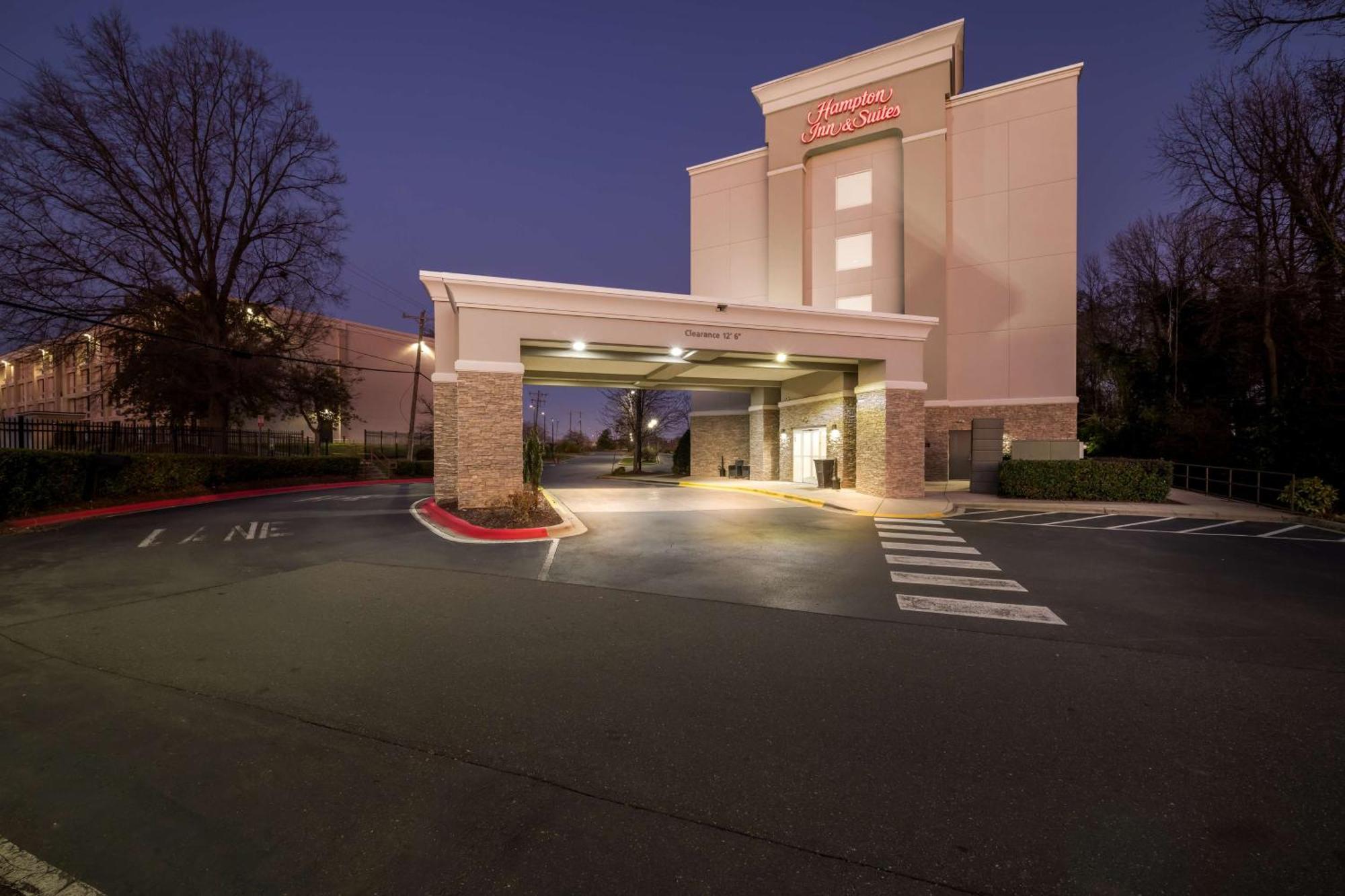 Hampton Inn & Suites Charlotte-Airport Exterior foto